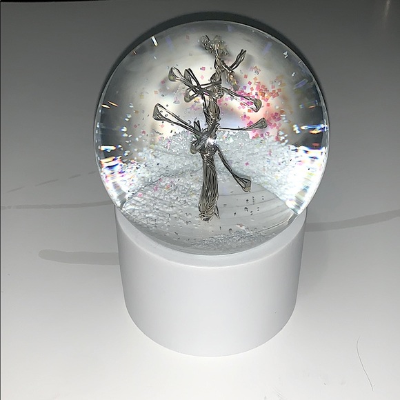 Snow globe - Picture 2 of 4